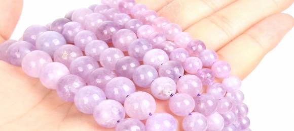 How Are Quartz Beads Used In DIY Jewelry Making