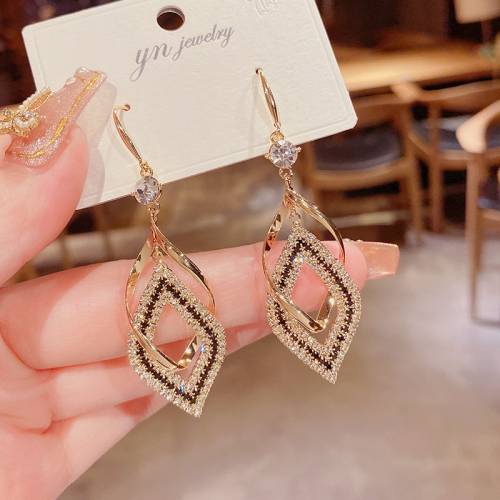 Fashion Simple 2021 trend New Women jewelry earrings Vintage Geometric Earrings Pendant exquisite Hollow out Hanging earrings
