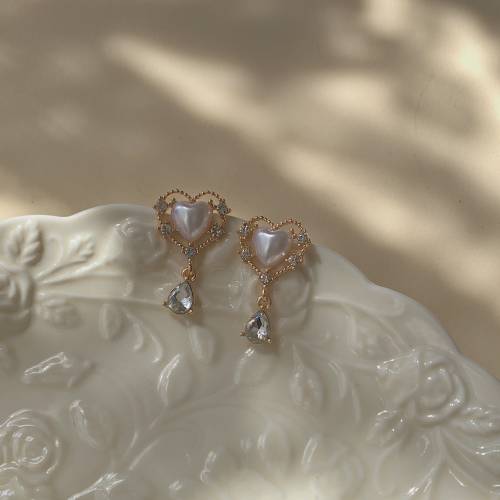 Retro Court Style - Gentle - Delicate And Elegant Heart-Shaped Zircon Water Drop Earrings