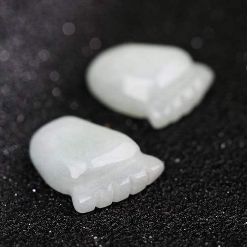 2Pcs 13*10 mm Cute Foot Shaped Stone Beads For Jewelry Making Natural AEmerald-Stone Charms For DIY Bracelets Necklace Handmade
