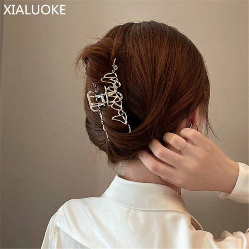 XIALUOKE 2021 New Hollow Out Hair Pins For Women Girl Vintage Metal Golden Hair Claws Jewelry Accessories Styling Tools