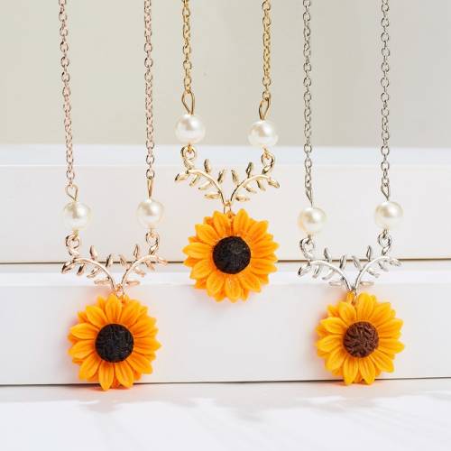 2022 Fashion Sunflower Choker Necklace For Women Cute Flower Pearl Pendant Lady Girls Party Jewelry Accessories Gift New Charm