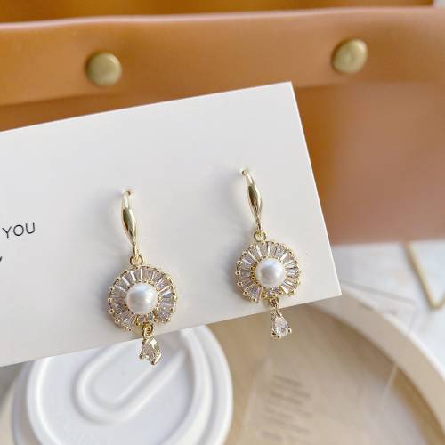 French Retro Micro Inlaid Zircon Sparkling Water Drop Sunflower Pearl Earrings Ear Hooks Ladies Jewelry Bridal Accessories
