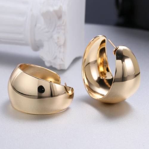 New Simple Small Geometric Metal Stud Earrings for Women Lady Classic Vintage Statement Brincos Fashion Jewelry Valentine Gift