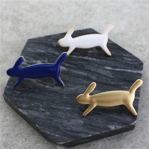 2022 New Simple Fashion Cute Rabbit Animal Metal Brooch Pin Badge For Women Party Coat Hat Scarf Decoration Accessories Jewelry