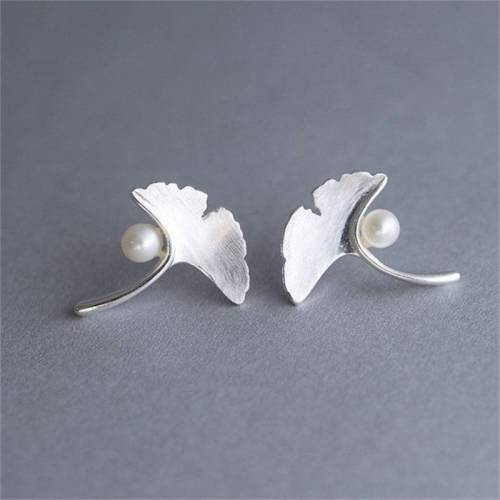 Fashion Trend Imitation Pearl Ginkgo Leaf Earrings Creative Simple And Fresh Leaf Elements Women‘s Jewelry Accessories Best Gift