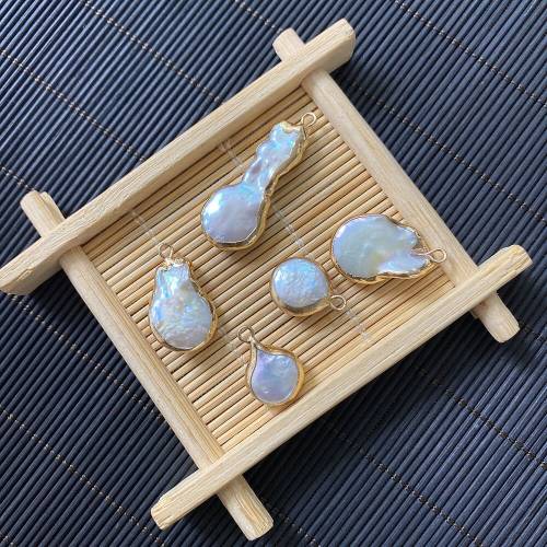 3pcs Natural Flat Round Freshwater Pearl Pendant with Exquisite Edging Suitable for Jewelry Making DIY Necklace Bracelet