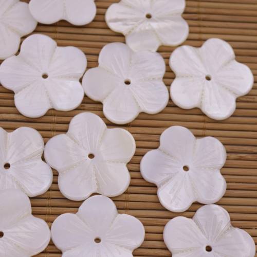 50PCS 30mm Flower Shell Charms Natural White Mother of Pearl Jewelry Making