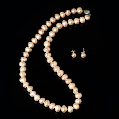 9-10 MM Having a pale yellow Luster  Natural Freshwater Pearl Necklace and the natural Rounded Earring
