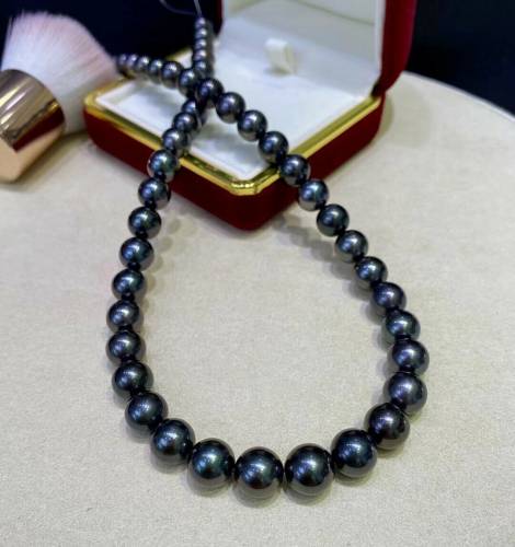 AAA 9-10mm round natural black Tahitian Pearl Necklace 18inch