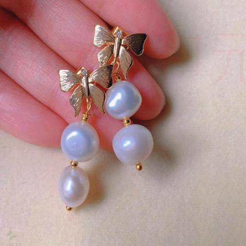 Beautiful natural white Baroque Pearl gold 18k Ear Stud gift Mother's Day VALENTINE'S DAY Christmas New Year Cultured Easter