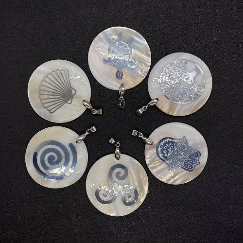 Carved Hollow Out Natural Mother of Pearl White Shell Pendant for Jewelry Findings DIY Drops Round Shape Designer Charms