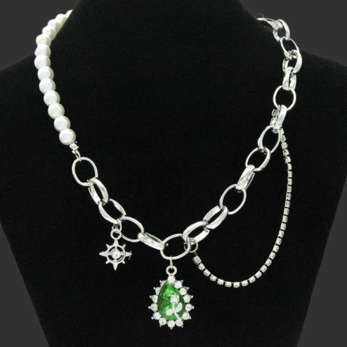Fashion Girl Natural Pearl Necklace Women Vintage Trend Elegant Contracted Emerald Heart Pendant Sweater Chain Jewelry Gift