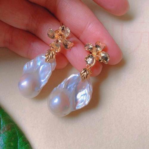 Fashion natural white Baroque Pearl 18k gold Ear Stud gift FOOL'S DAY Aquaculture Party Beautiful VALENTINE'S DAY Cultured