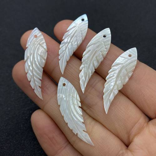 Leaf Shape Natural Sea Shell Beads Mother-of-pearl Beads Fashion Necklace Earring Accessories for DIY Handmade Jewelry Beads