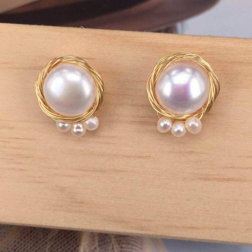NEW Design Handmade White Classic Gold String Flat Round Natural Freshwater Cultured Pearls Stud Earrings for Girl Gift Hot Sale